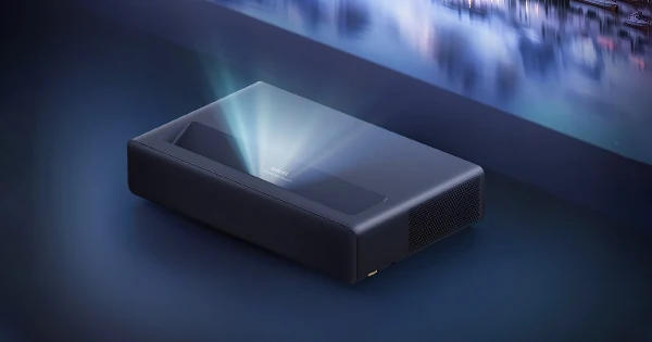 Ultra-Short-Throw-(UST)-Projectors